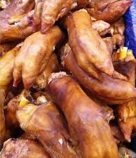 Pieds de porc fumés